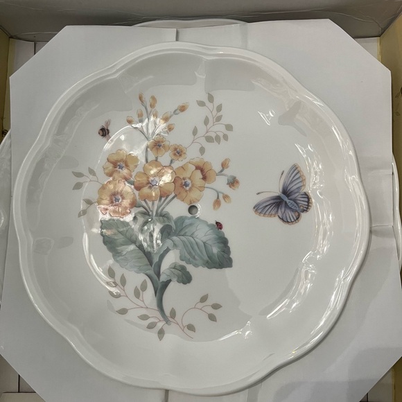 Lenox butterfly meadow 3 tiered server brand new and never used in the box. - Picture 5 of 9